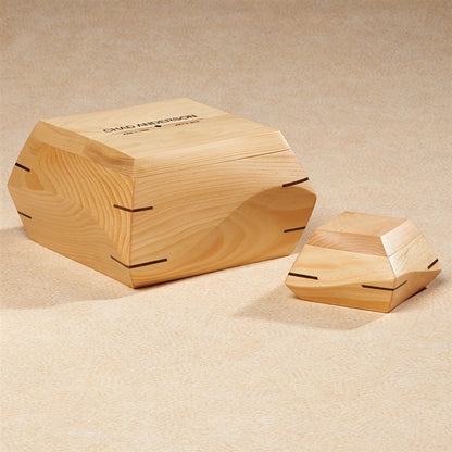 Pine Woodsculpt Urn